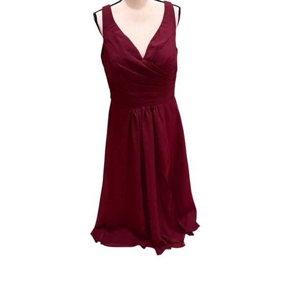 Women’s Size 16 Burgundy Sleeveless Ruched Maxi Dress Lace Back Formal Gown - Picture 13 of 16